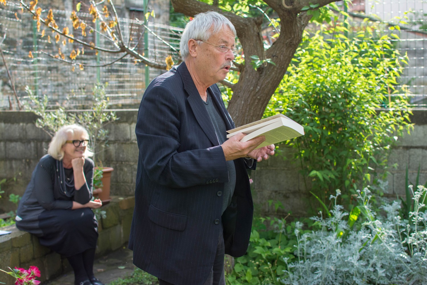 Slobodan Šnajder, vrt družine Čalija, 19. Forum Tomizza, Pesnik na cesti, Koper, 17. 5. 2018 (foto Lado Jelen)