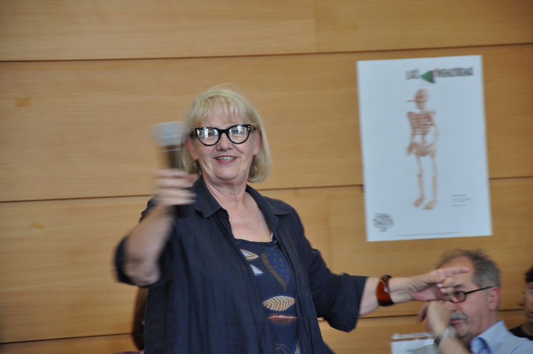 Irena Ubrič, organizatorka Foruma Tomizza u akciji na simpoziju u Umagu.