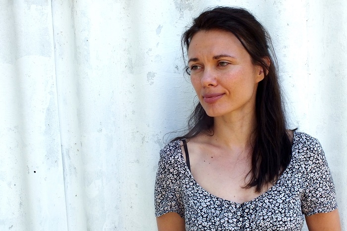 MAJA SOLAR: Sivilom na sivom (2022.)