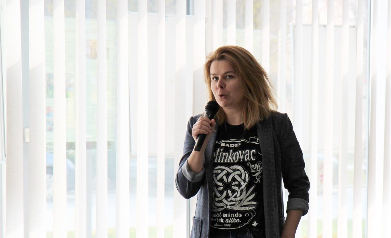 IRENA SKOPLJAK BARIĆ: Drvo. (2022.)