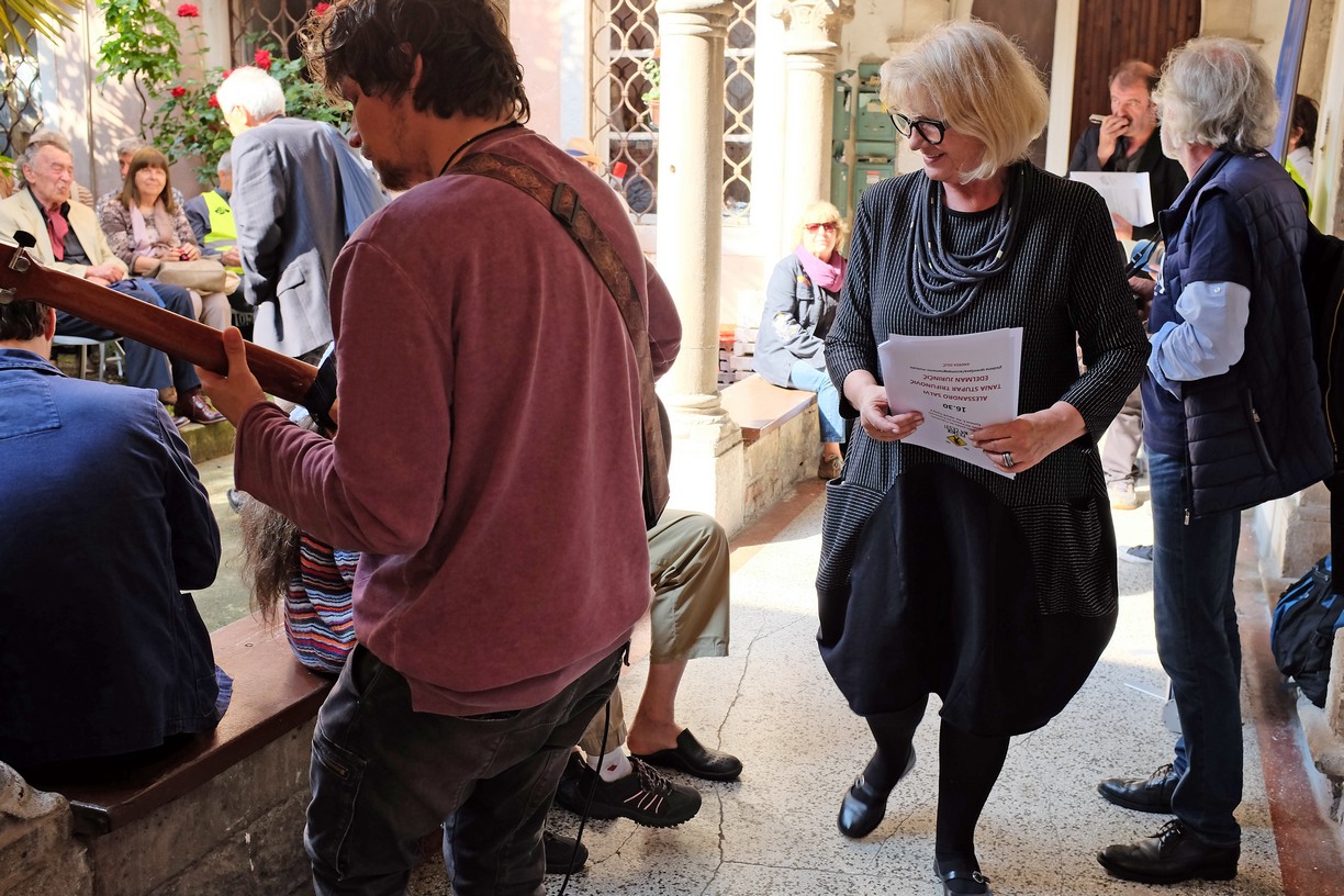 Irena Urbič, 19. Forum Tomizza, Pesnik na cesti / Poeta in corso, dvorišče palače De Franceschi, Tumova 2, Koper / Capodistria, 17. 5. 2018 (foto Lado Jelen)