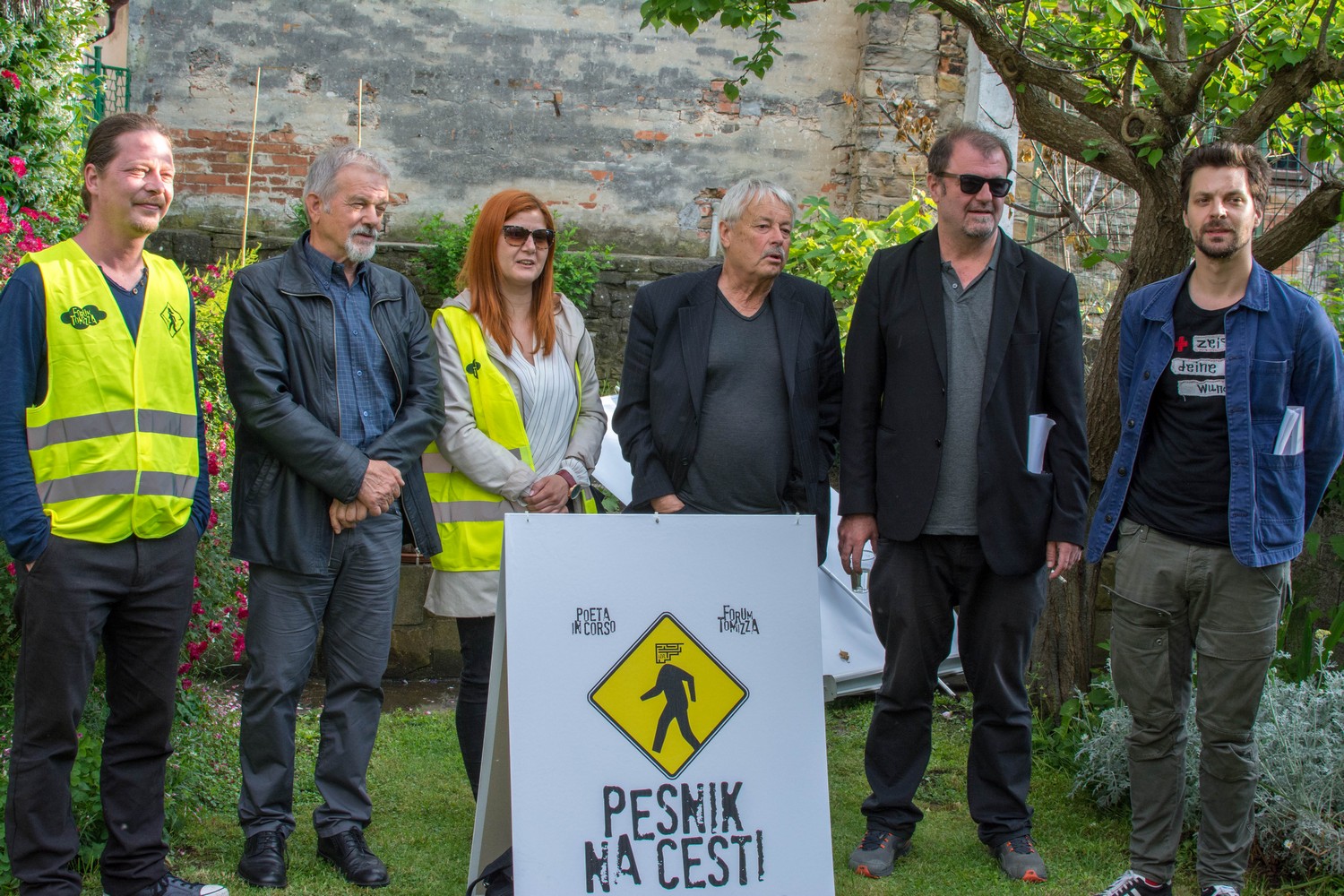 Alessandro Salvi, Edelman Jurinčič, Tanja Stupar Trifunović, Slobodan Šnajder, Ahmed Burić, Tibor Hrs Pandur, , vrt družine Čalija, 19. Forum Tomizza, Pesnik na cesti, Koper, 17. 5. 2018 (foto Lado Jelen)