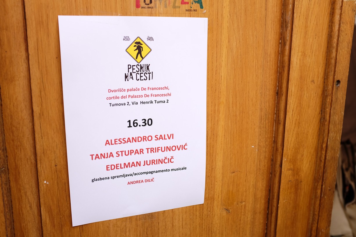 19. Forum Tomizza, Pesnik na cesti / Poeta in corso, dvorišče palače De Franceschi, Tumova 2, Koper / Capodistria, 17. 5. 2018 (foto Zaneto Paulin)